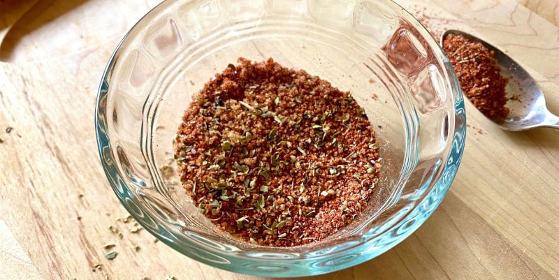 ادویه تاکو مکزیکی چیست و در چه غذاهایی استفاده میشود؟ ترکیبات و طرز تهیه 9 ادویه تاکو مکزیکی چیست