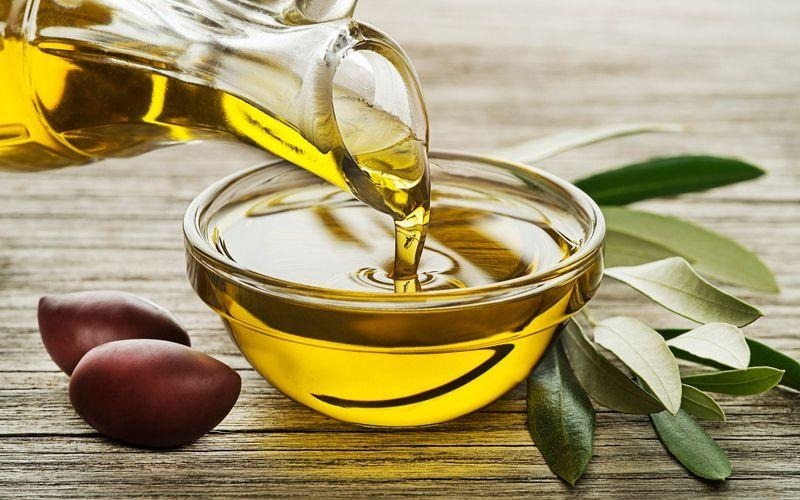 خوردن روغن زیتون قبل از خواب و اول صبح؛ از خواص تا درمان انواع بیماری ها 10 خوردن روغن زیتون