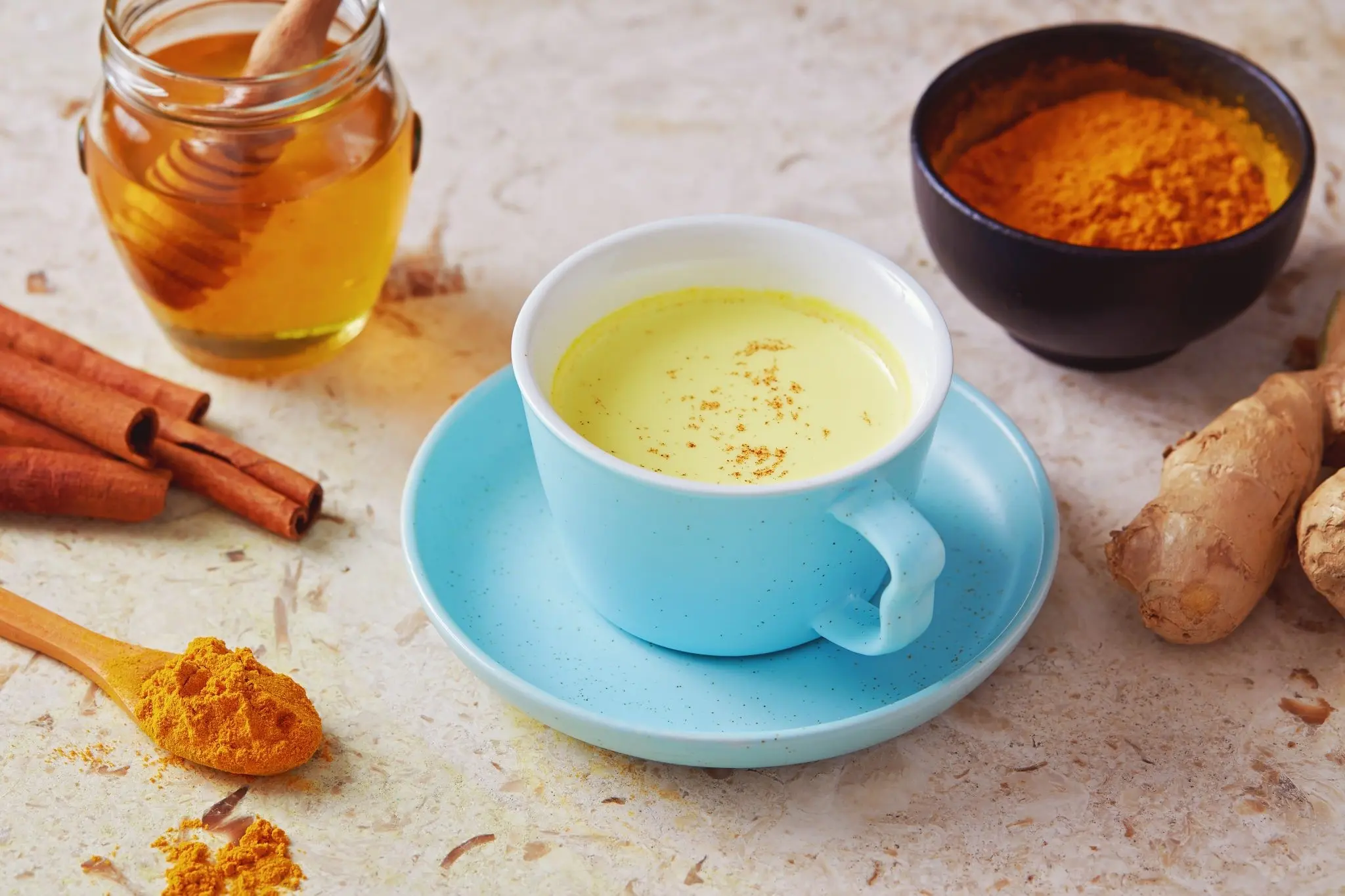 طرز تهیه دمنوش زنجبیل و دارچین برای لاغری – زمان مصرف و خواص