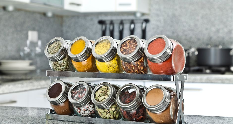 انواع ادویه جات برای عروس
