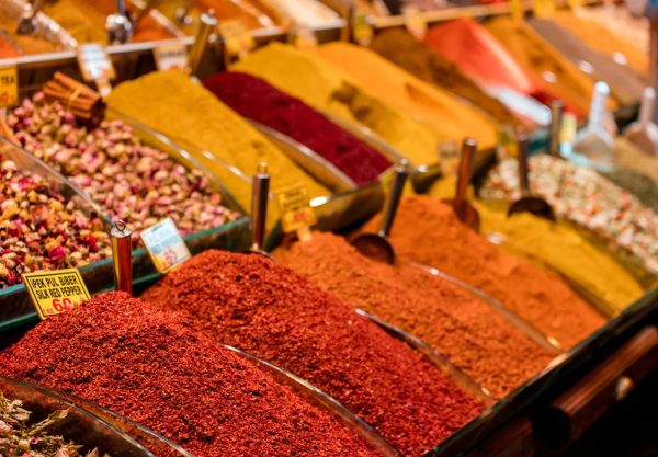 نام قدیمی ادویه [تاریخچه کامل + معنای ادویه و چاشنی]