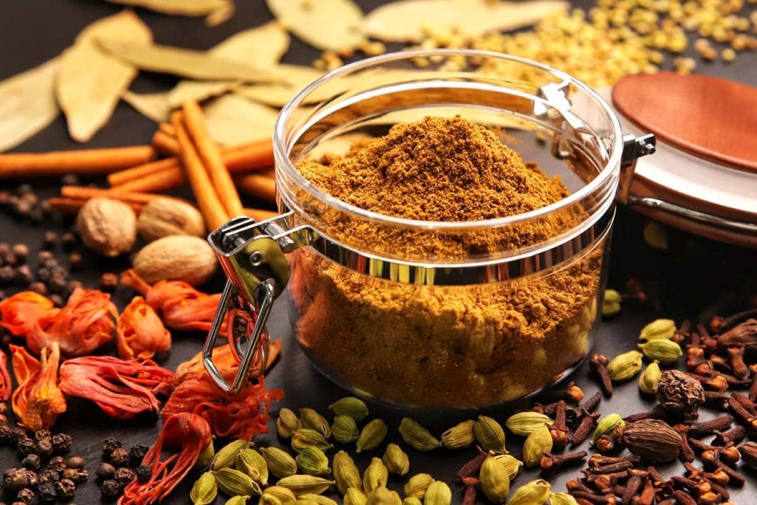 ادویه طبع گرم