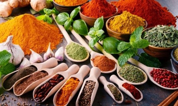 ادویه های ایرانی [انواع ادویه جات پر مصرف در ایران + ویژگی ها]
